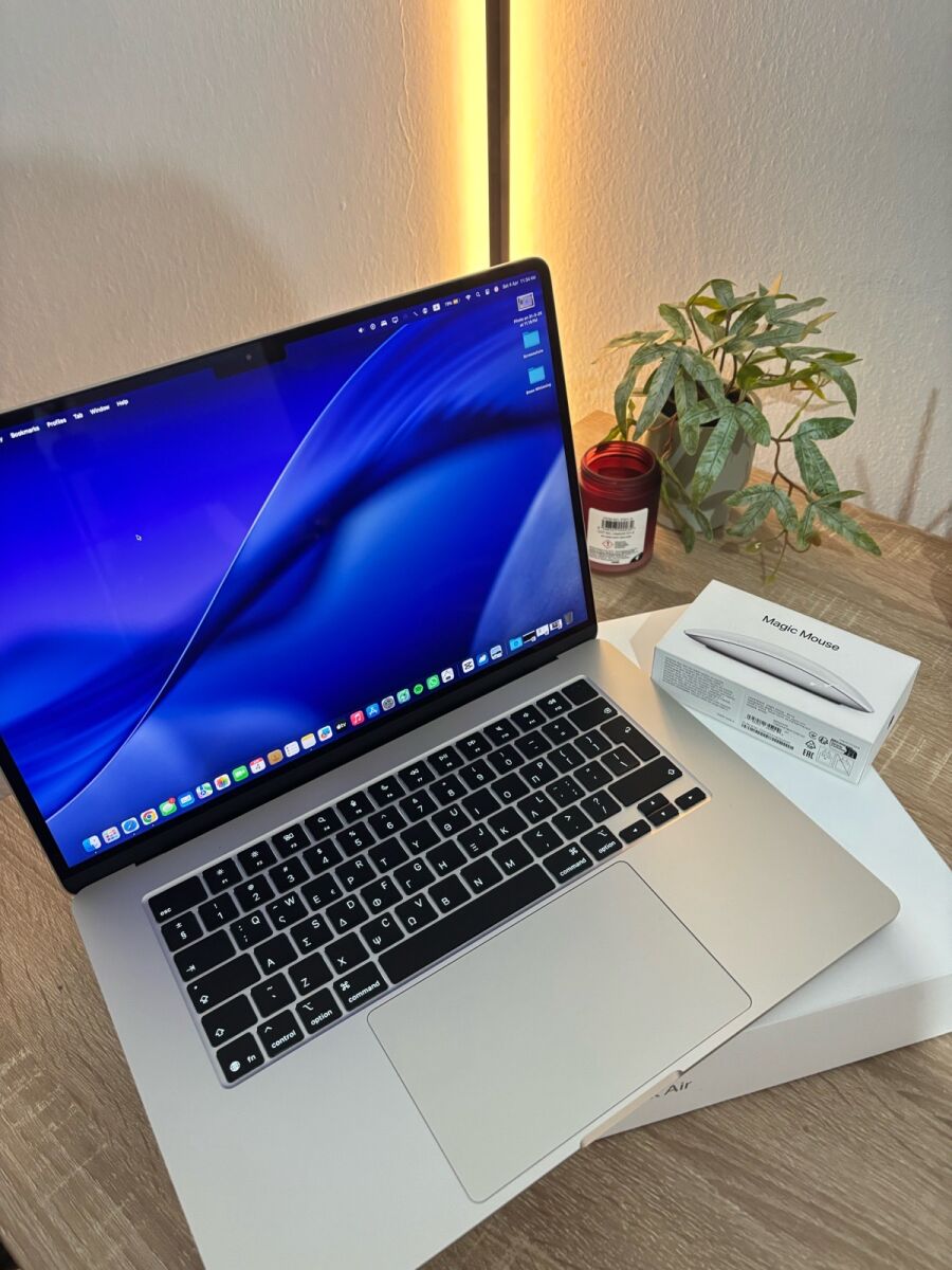 MacBook Air 15” m4 chip like new with… - € 1.350,00 - Vendora.cy