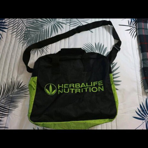 Herbalife Nutrition shoulder bag like new, black and green