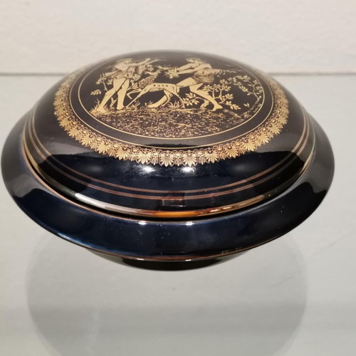 Porcelain jewelry box used with 24k gold, vintage