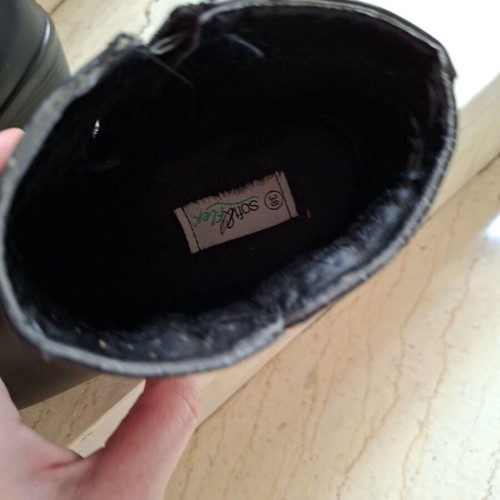 Leather ankle boots black like new, size 38