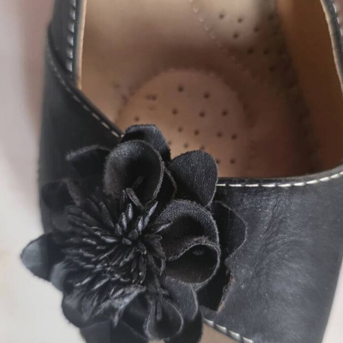 Sunshine leather peep toe wedged sandals, size 42, black
