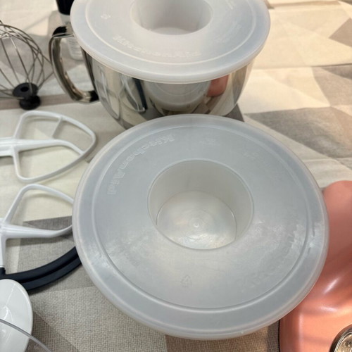 Kitchen Aid mixer like new Silk Rose
