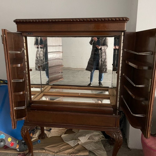 Bar console used with cabinet from the 1970s