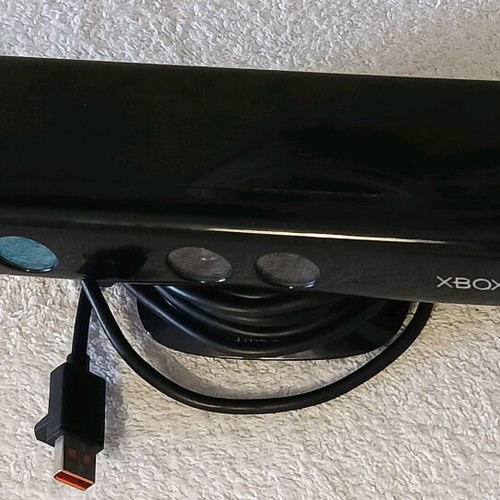 Xbox360 Kinect sensor like new, excellent condition