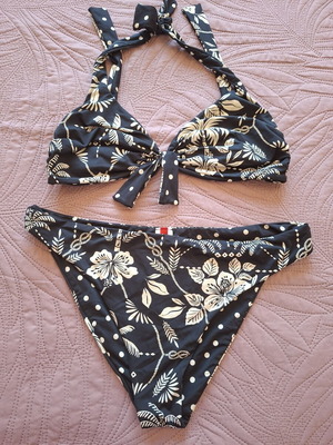 Yamamay swimwear set Medium size like new, black and white