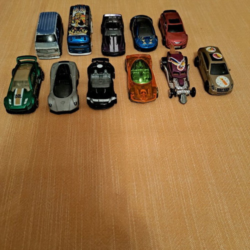 Hot Wheels and Matchbox toy cars like new, set of 11