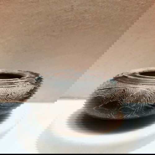 Ръчно изработена издълбана пепелник с камък от Мъртво море като нов