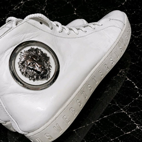 Versace Versus Lion Head sneakers size 43 like new, white leather