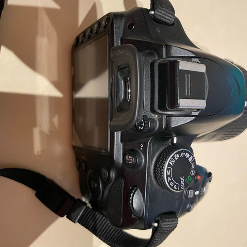 Nikon D3200 DSLR digital camera like new