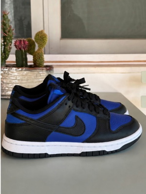 Nike kids shoes size 35 like new