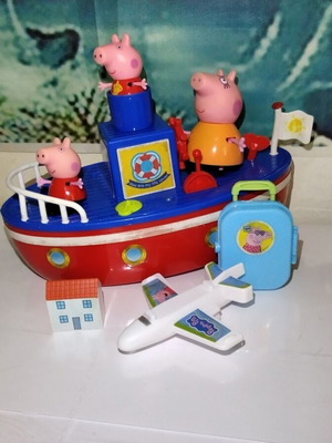 Peppa Pig Grandpa Pig's Boat with 3 figures and accessories