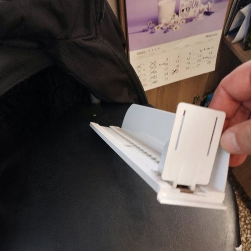 Shelf Promoter like new (cigarette furniture)