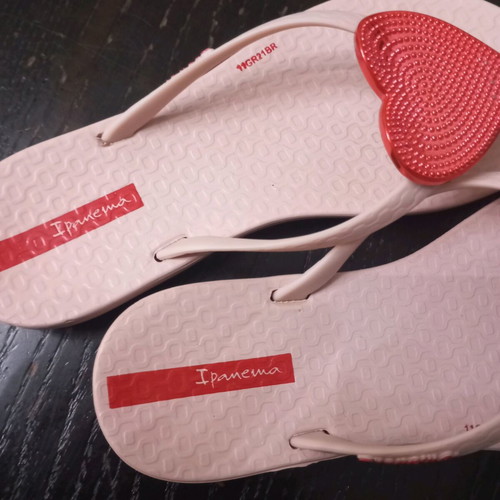 Ipanema girls' slippers like new, size 31/32, beige and red