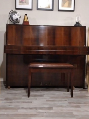 Petrof Piano like new, height 1.15m, width 1.40m