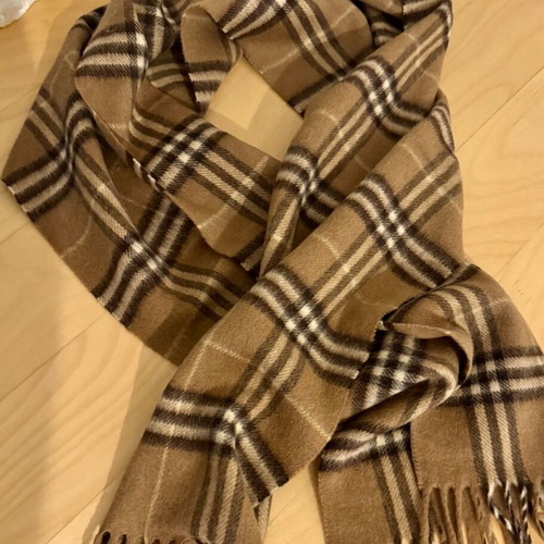 Galléries Lafayette 100% wool scarf like new, beige