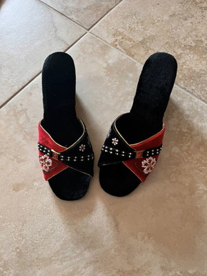 Vintage velour mules like new with beads, size 36