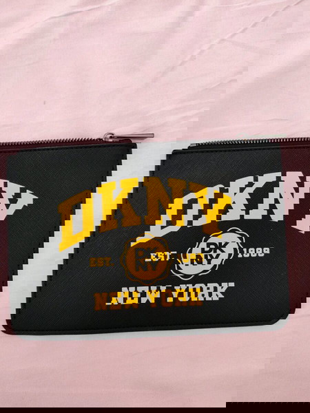 Δερμάτινο τσαντάκι DKNY pouch