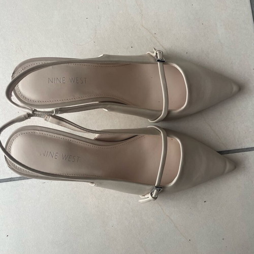Nine West beige pumps with 6cm heel made of eco leather like new