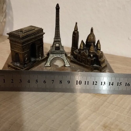 Paris desk decor like new, bronze figurines with marble base