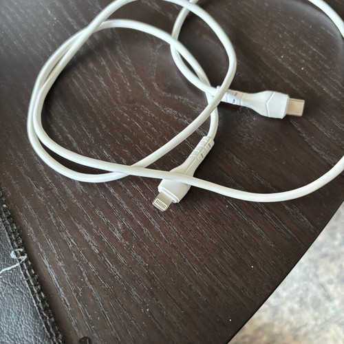 Charging cable for iPhone 12 like new