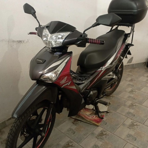 Honda Supra 125 X motorcycle with Helm-in, 2015 model