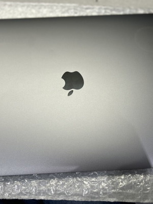 Apple MacBook Pro 15" Touch Bar, Space Gray, 2018, Core i7, 16GB RAM, 512GB SSD