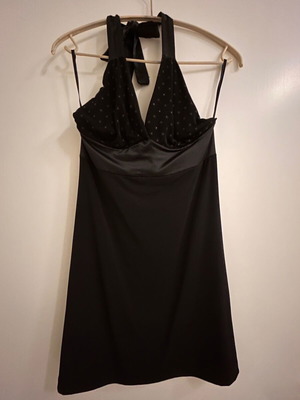 Black mini dress like new with neckline and neck tie