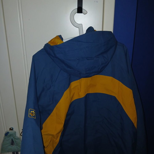 Jack Wolfskin jacket XL, blue and yellow