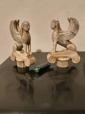 Figurines used, set of 2 pieces