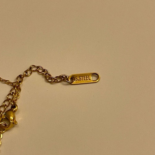 Stainless steel necklace like new