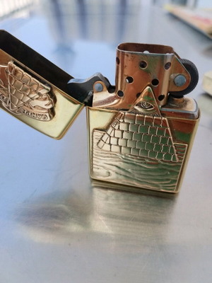 vintage zippo1996 carpe diem.(πιασε τη μερα)με ενα εξερετικο σχεδιο ενα δυσευριτο κομμάτι.