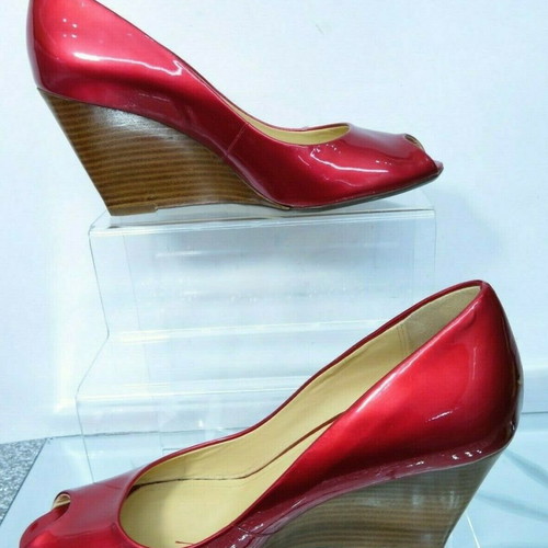 Clarks red patent leather peeptoe shoes used, wooden platform No 37