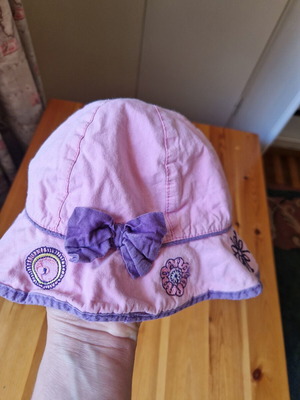 Pink hat for girl up to 3 years like new