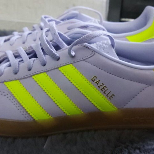 Adidas Gazelle sneakers new, size 42.5, purple
