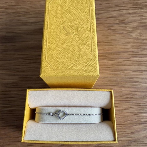 Swarovski Hyperbola Infinity & Heart bracelet, silver finish
