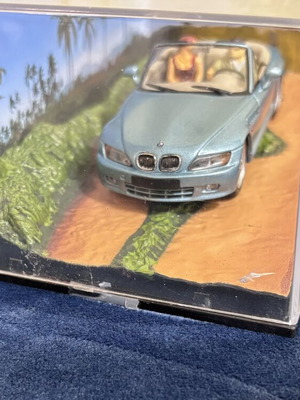 BMW 007 scale 1/43 toy car used