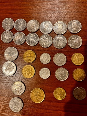 Collectible coins used, pack of 27 pieces