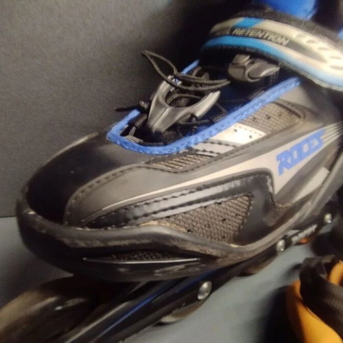 Roces S102 inline skates like new, size 42 with bag and knee protectors