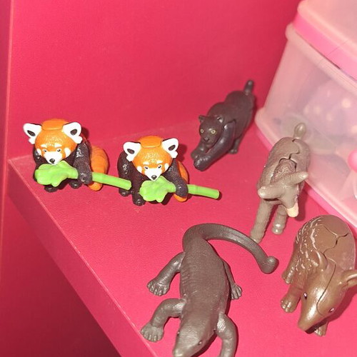 Kinder Natoons set of 6 figures like new