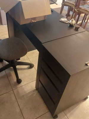 IKEA desk with separate drawer unit, like new