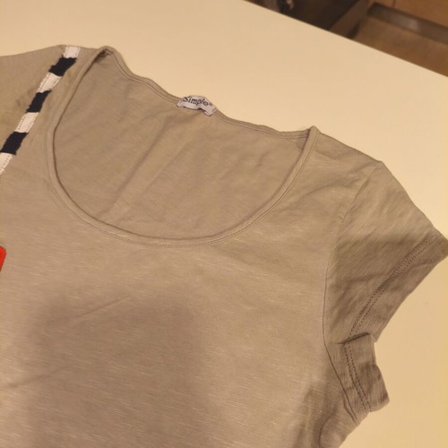 Simple women's T-shirt gray size S like new