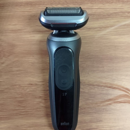 Braun Series 7 S7 electric shaver with original travel case
