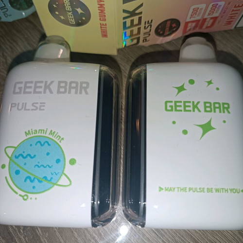 Geek Bar Pulse Vape new, White Gummy Ice & Miami Mint flavors