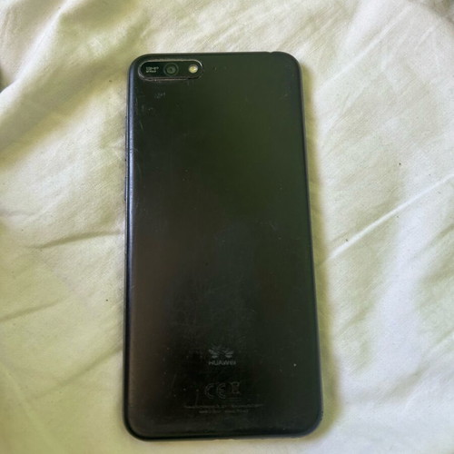 Huawei Y6 used phone with cracked screen
