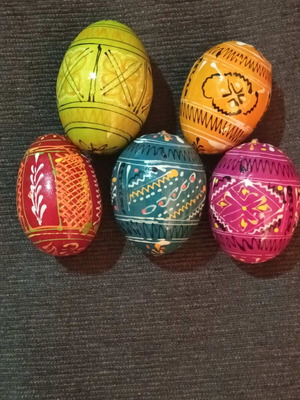 Set of 5 wooden decorative Easter eggs like new with handmade decoration