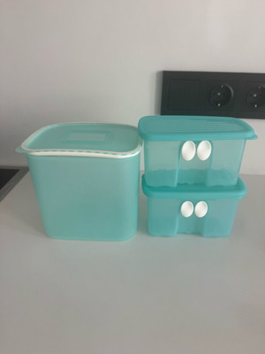 Tupperware FridgeSmart 2 pieces like new with 1 gift
