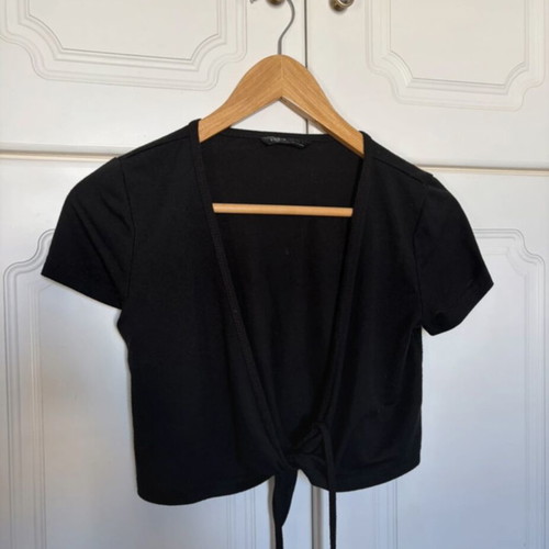Shein black top like new with laces
