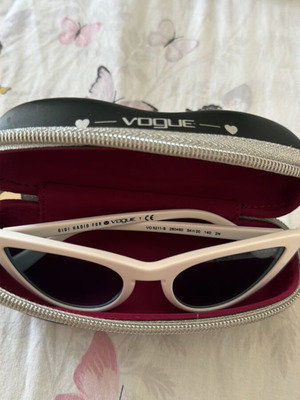 Vogue VO5211-S sunglasses like new, white with hard case