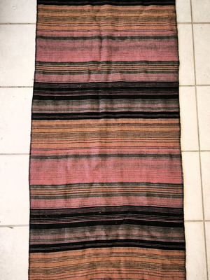 Traditional Handmade Rug 65cm x 1.40m like new