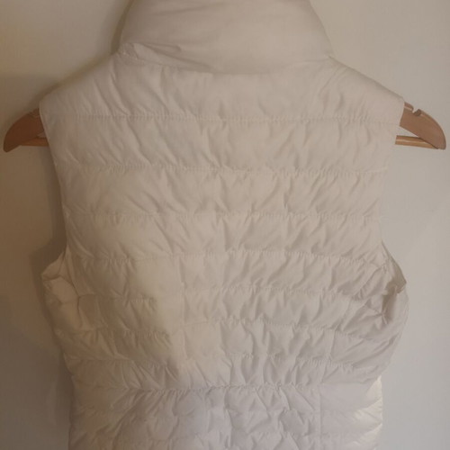 Abercrombie & Fitch sleeveless jacket white like new, size S